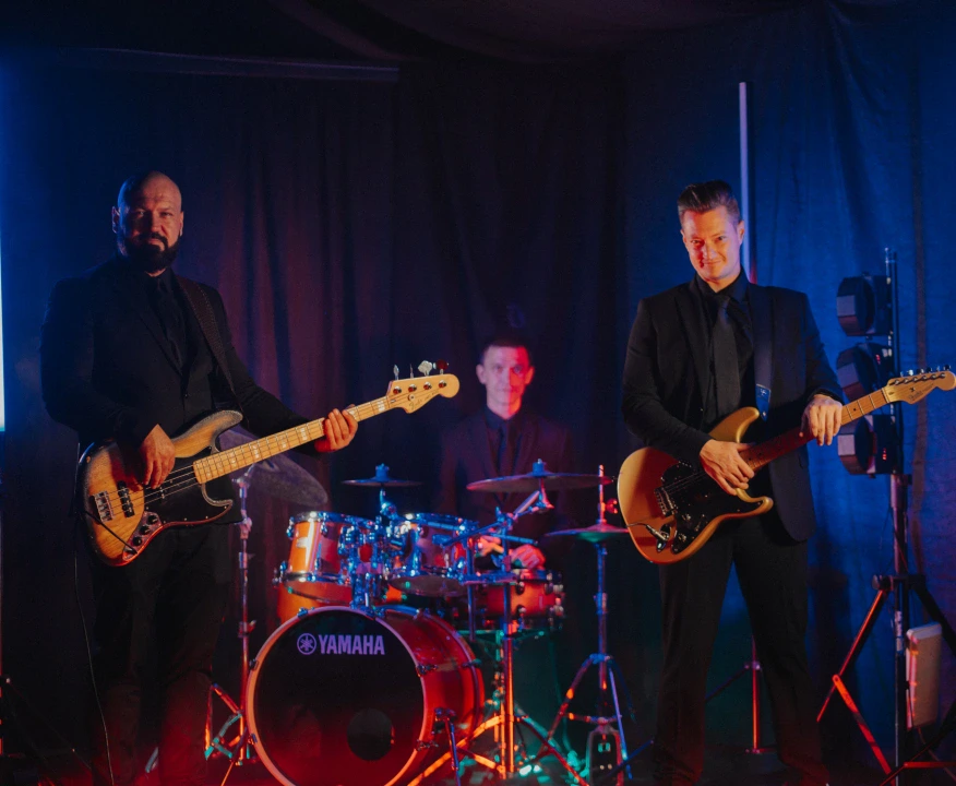 About Last Night Cover Band