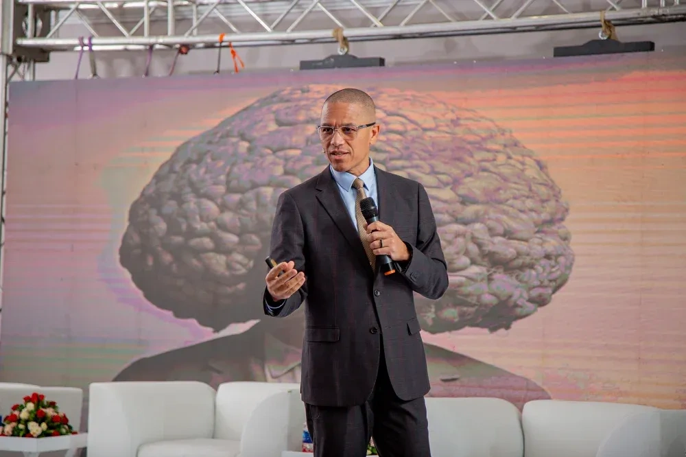 stafford massie brain backdrop keynote stage