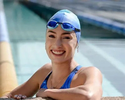 Tatjana Smith Schoenmaker swimmer poolside