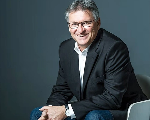 Stef du Plessus business speaker portrait